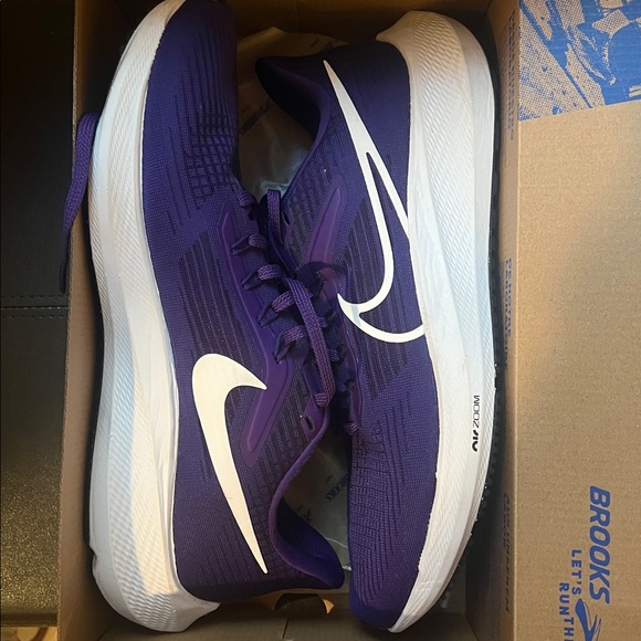 Nike Purple and White Athletic Shoes - Picture 1 of 2